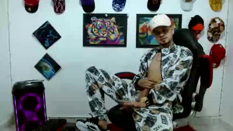 Snapshot of liam_andres12 chatting on 01/06/26, 11:07 Andres online show from 01/06/26, 11:07