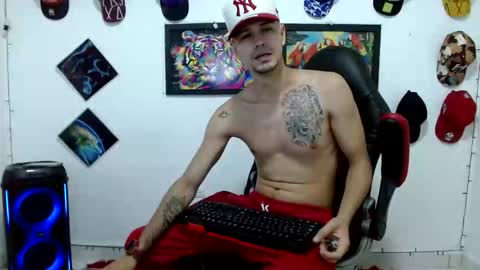 Snapshot of liam_andres12 chatting on 02/07/26, 10:46 Andres online show from 02/07/26, 10:46