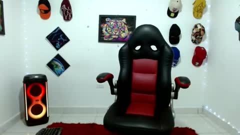 Snapshot of liam_andres12 chatting on 02/22/26, 10:52 Andres online show from 02/22/26, 10:52