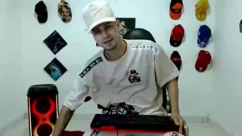 Snapshot of liam_andres12 chatting on 03/06/26, 11:23 Andres online show from 03/06/26, 11:23