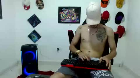 Snapshot of liam_andres12 chatting on 03/11/26, 11:00 Andres online show from 03/11/26, 11:00