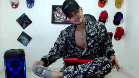 Snapshot of liam_andres12 chatting on 03/19/26, 10:47 Andres online show from 03/19/26, 10:47