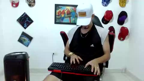 Snapshot of liam_andres12 chatting on 03/25/26, 11:22 Andres online show from 03/25/26, 11:22