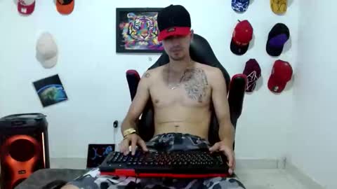 Snapshot of liam_andres12 chatting on 04/13/26, 09:53 Andres online show from 04/13/26, 09:53