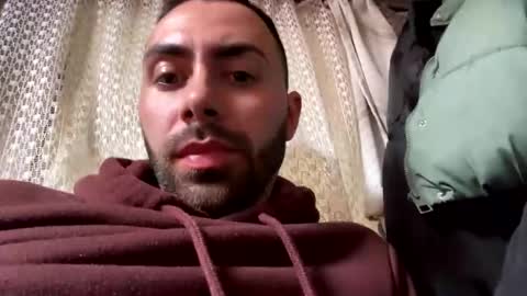 Snapshot of liam_daniel chatting on 02/24/25, 01:10 Liam online show from 02/24/25, 01:10
