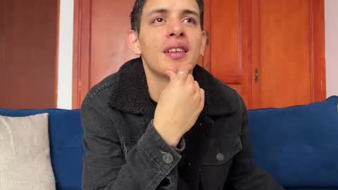 Snapshot of liam_enzho chatting on 11/10/25, 01:21 Liam online show from 11/10/25, 01:21