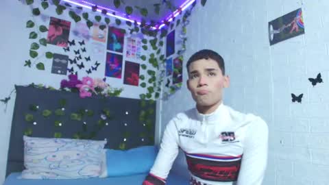 liam_honey18 online show from 09/29/25, 02:38