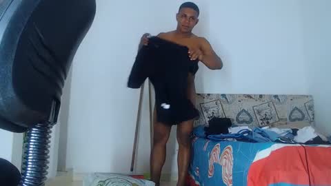 liam online show from 10/12/25, 03:55