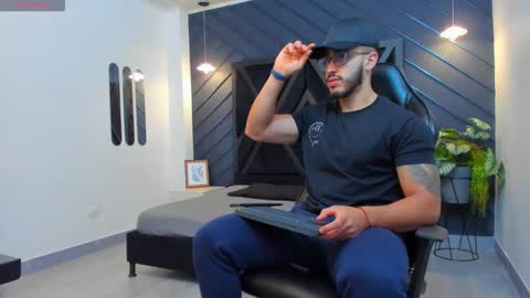 LIAM KLEIN online show from 10/02/25, 11:17