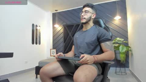 LIAM KLEIN online show from 10/18/25, 11:11