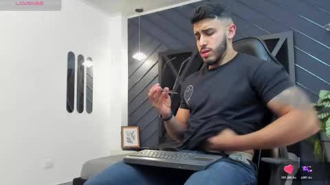 LIAM KLEIN online show from 11/08/25, 11:10