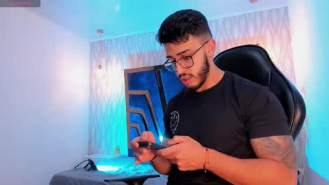 LIAM KLEIN online show from 11/24/25, 11:32