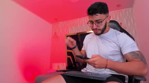 LIAM KLEIN online show from 11/28/25, 11:24