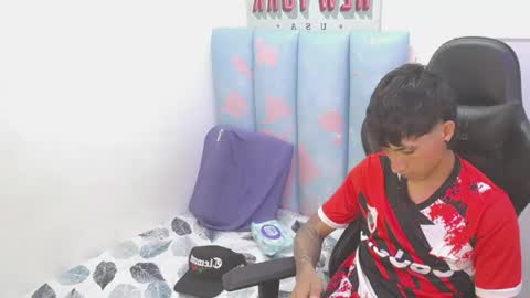 Snapshot of liam_play chatting on 05/23/26, 12:20 LIAM online show from 05/23/26, 12:20