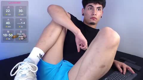 Snapshot of liam_ruiz_ chatting on 09/17/25, 04:25 Liam online show from 09/17/25, 04:25