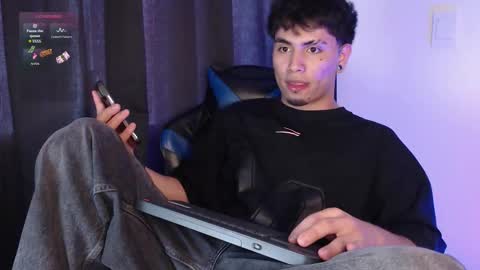 Liam online show from 11/16/25, 06:13