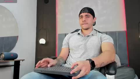 Liam online show from 09/26/25, 08:13