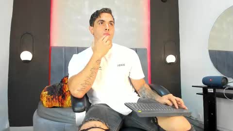 Liam online show from 10/15/25, 07:58