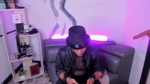 Snapshot of liamdeep_ chatting on 11/05/25, 08:31 LiamDeep online show from 11/05/25, 08:31