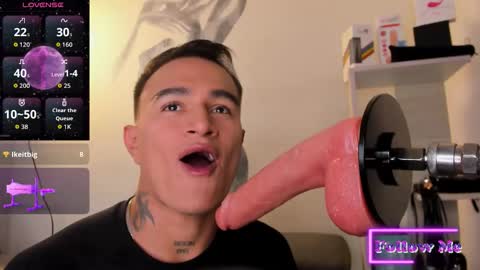 Snapshot of liamdeep_ chatting on 11/21/25, 08:40 LiamDeep online show from 11/21/25, 08:40