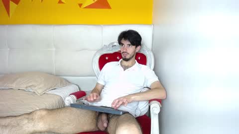 LiamLuxe online show from 12/23/24, 06:27