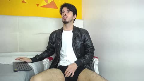 LiamLuxe online show from 01/17/25, 03:43