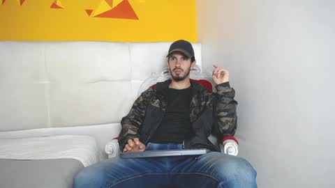 LiamLuxe online show from 01/27/25, 06:41