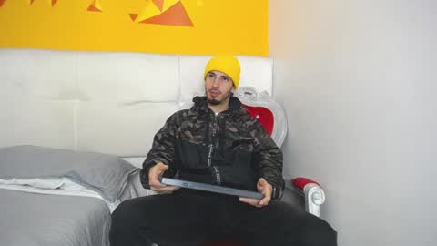 LiamLuxe online show from 02/06/25, 06:56