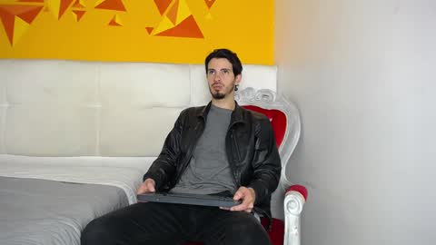 LiamLuxe online show from 02/08/25, 12:17