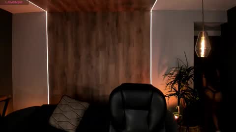 Liam online show from 11/23/25, 03:50