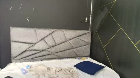 Snapshot of liamonroee_ chatting on 10/28/25, 03:25 L I A M O N R O E online show from 10/28/25, 03:25