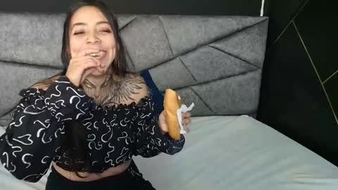 Snapshot of liamonroee_ chatting on 10/29/25, 11:56 L I A M O N R O E online show from 10/29/25, 11:56