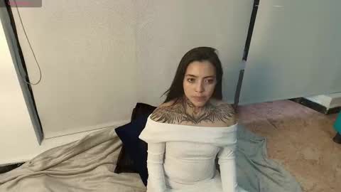 Snapshot of liamonroee_ chatting on 11/12/25, 11:43 L I A M O N R O E online show from 11/12/25, 11:43