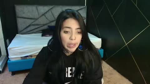 Snapshot of liamonroee_ chatting on 11/21/25, 11:53 L I A M O N R O E online show from 11/21/25, 11:53