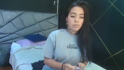 Snapshot of liamonroee_ chatting on 12/05/25, 11:52 L I A M O N R O E online show from 12/05/25, 11:52