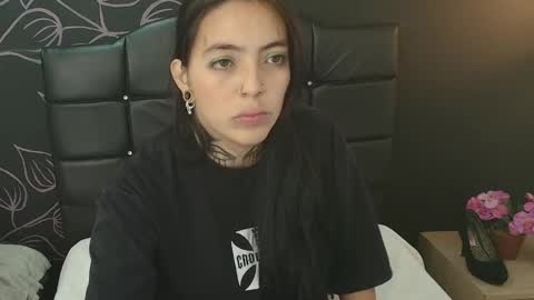 Snapshot of liamonroee_ chatting on 12/15/25, 11:47 L I A M O N R O E online show from 12/15/25, 11:47