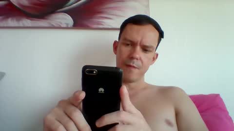 Snapshot of liamrosezn chatting on 12/07/24, 02:02 LiamRose online show from 12/07/24, 02:02