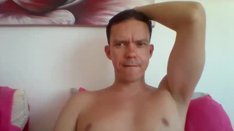 Snapshot of liamrosezn chatting on 12/15/24, 10:50 LiamRose online show from 12/15/24, 10:50