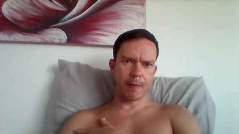 Snapshot of liamrosezn chatting on 01/07/25, 06:05 LiamRose online show from 01/07/25, 06:05