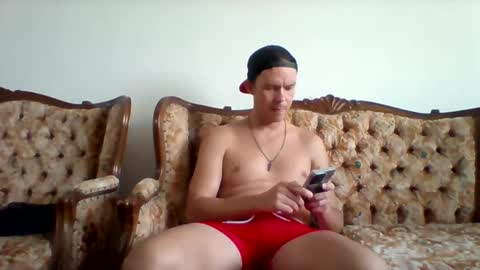 Snapshot of liamrosezn chatting on 03/04/25, 01:17 LiamRose online show from 03/04/25, 01:17