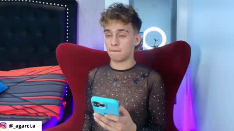 liam online show from 09/29/25, 12:16