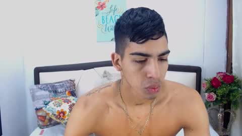 Snapshot of liamwyat chatting on 11/26/25, 10:38 L I A M online show from 11/26/25, 10:38