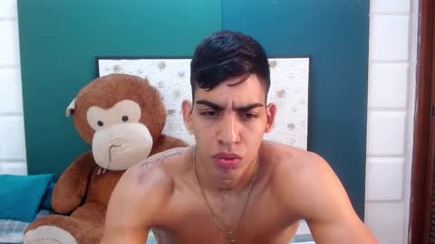 Snapshot of liamwyat chatting on 12/15/25, 10:52 L I A M online show from 12/15/25, 10:52