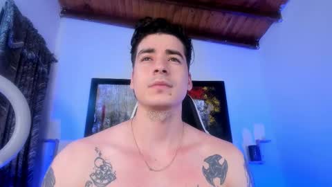 liamwyatt_ online show from 11/19/25, 03:28