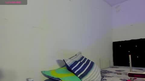 Snapshot of lian_23_ chatting on 11/17/25, 01:17 online show from 11/17/25, 01:17