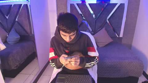 lian online show from 09/14/25, 05:17