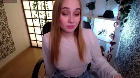 Liana online show from 12/17/24, 03:17