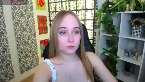 Liana online show from 03/11/25, 02:10