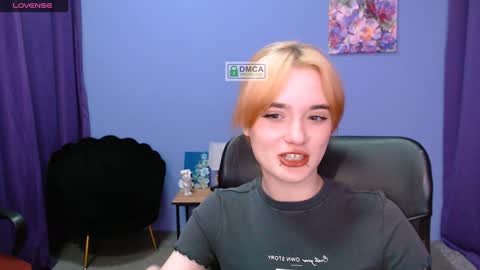 Snapshot of liana_kisses chatting on 01/16/25, 02:19 Little Liana online show from 01/16/25, 02:19
