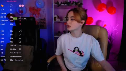 Snapshot of liana_kisses chatting on 02/15/25, 12:04 Little Liana online show from 02/15/25, 12:04